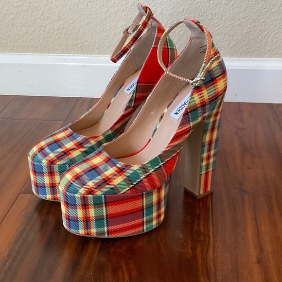 Steve Madden Shoes - Steve Madden Multicolor Plaid Platform Heels
